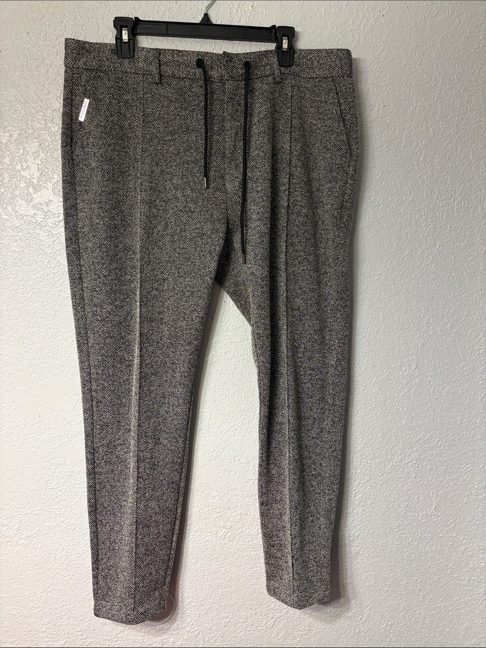 Men's Gray Textured Drawstring Dress Pants